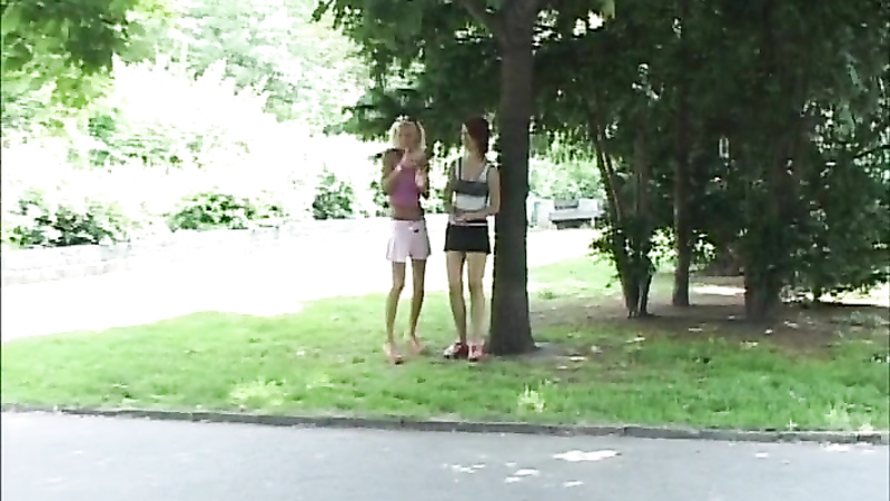 Public Piss Girls No.12